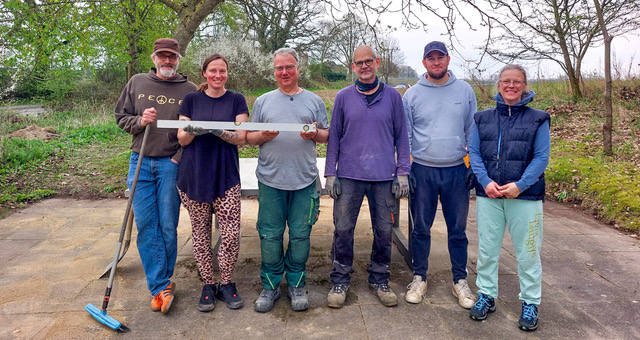 Das Bild zeigt das sechsköpfige Team der FBW, das die Säuberung durchgeführt hat.